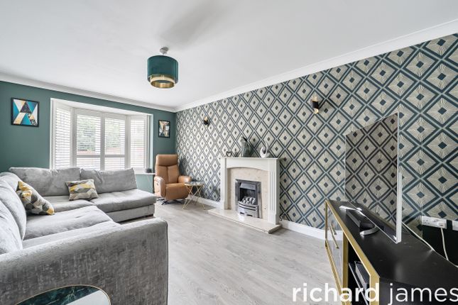26, Winterbourne Road, Swindon photo 3