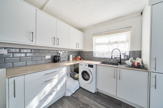 20, Nicholls Avenue, Middlesex photo 4