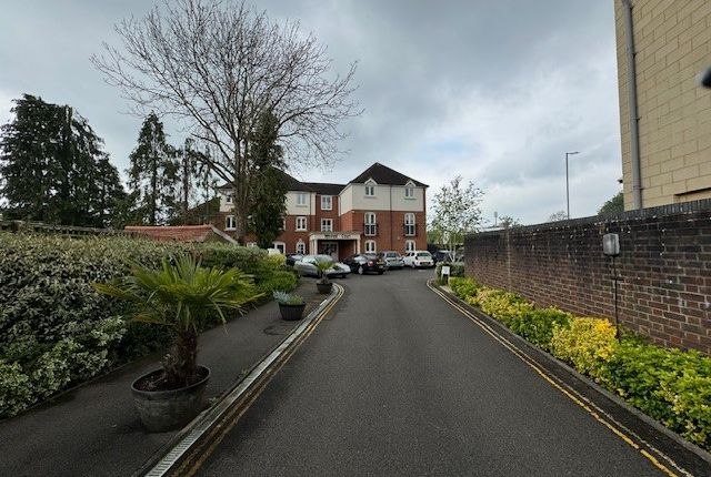 Flat for sale in Flat 21, Mitchell Court, 22 Massetts Road, Horley, Surrey