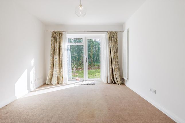 3, Theydon Gate, Theydon Bois photo 3