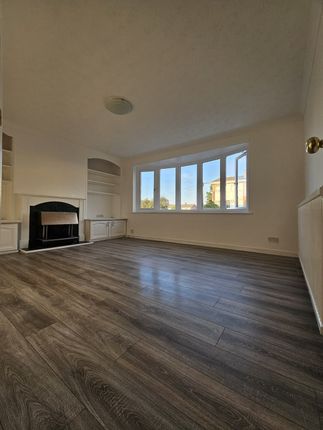 9 Liphook Close, London photo 4