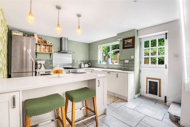 Asana Cottage, 3, Victoria Road, Berkshire photo 3