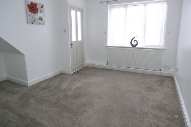 8, Bewlay Close, Brierley Hill photo 3