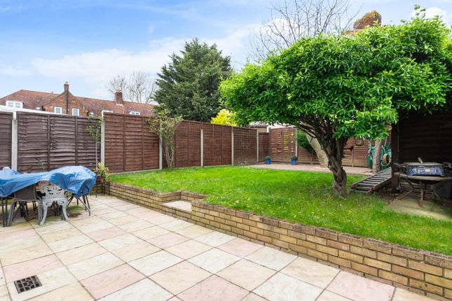 End terrace house for sale in Glenbow Road, Bromley