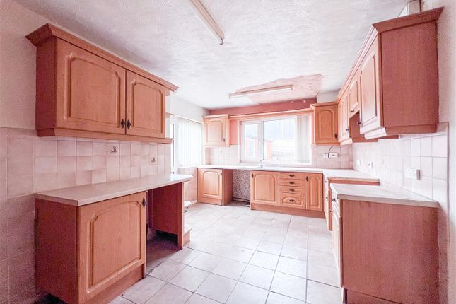 40, Tonbridge Avenue, Stoke-On-Trent photo 2