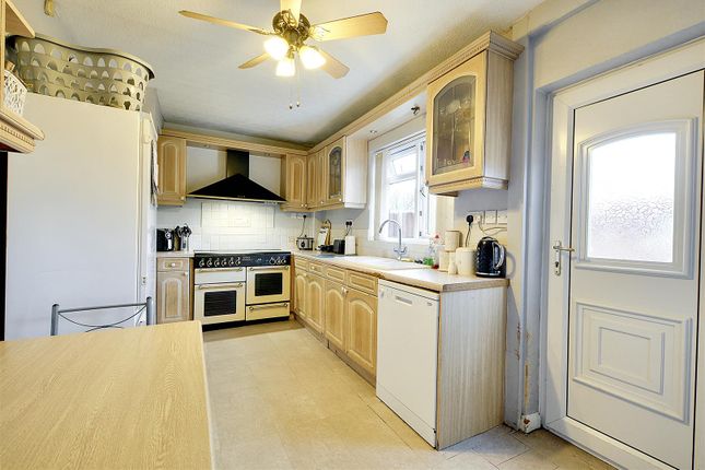 47, Woodside Road, Nottingham photo 4