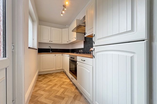 60, Aston View, Leeds photo 5