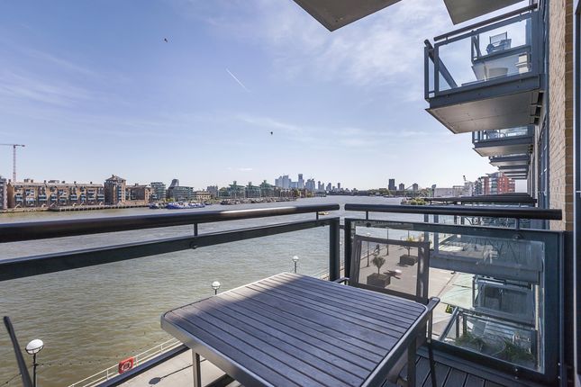 Flat to rent in Shad Thames, London