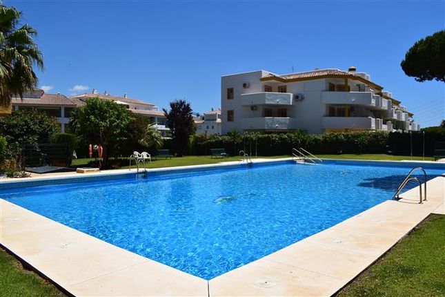 Thumbnail Apartment for sale in Avenida De España, Rincon Del Mar, Calahonda, Málaga, Andalusia, Spain