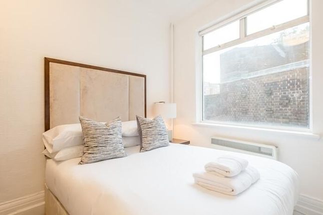 Strathmore Court, london photo 2