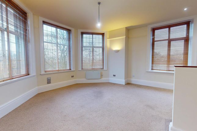 10, Sinderhill Court, Halifax photo 2