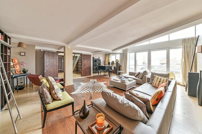 Penthouse to rent in Bishops Wharf House, Battersea SW11