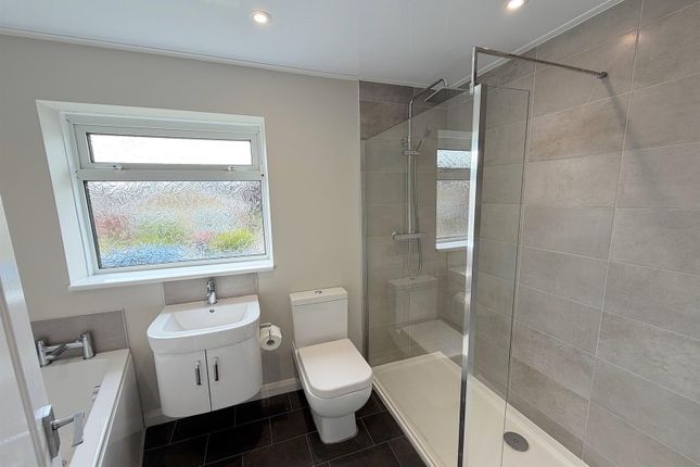 23, Chatsworth Close, Sheffield photo 4