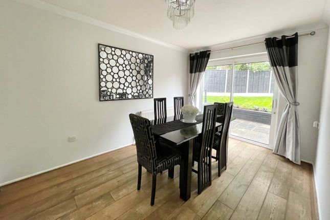 15, Claydon Gardens, BLACKWATER photo 4