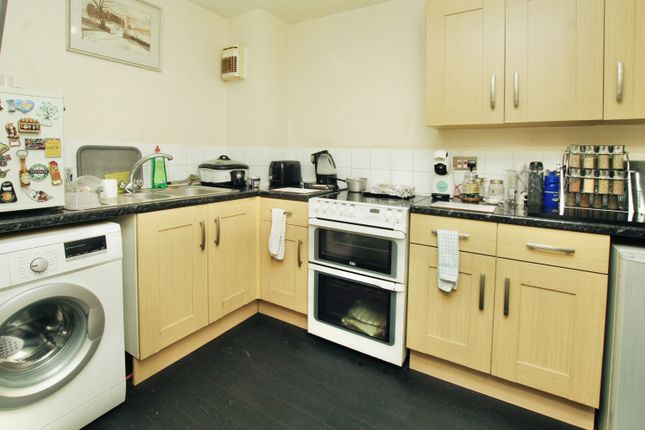 Flat for sale in Vale Lodge, Liverpool