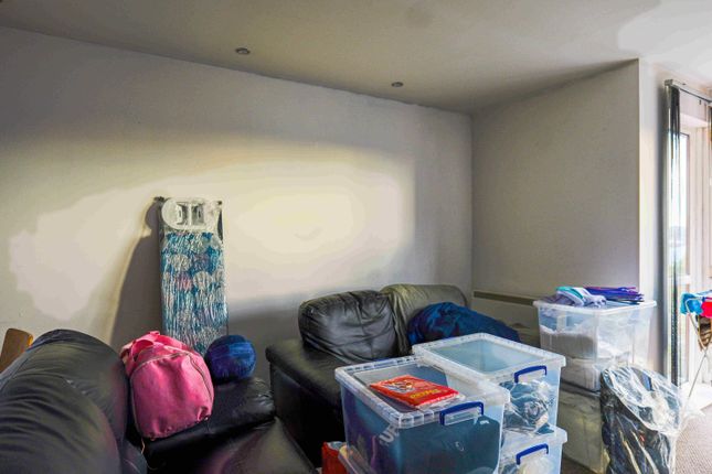 17 Sedgewick Court, Central Way, Warrington photo 2