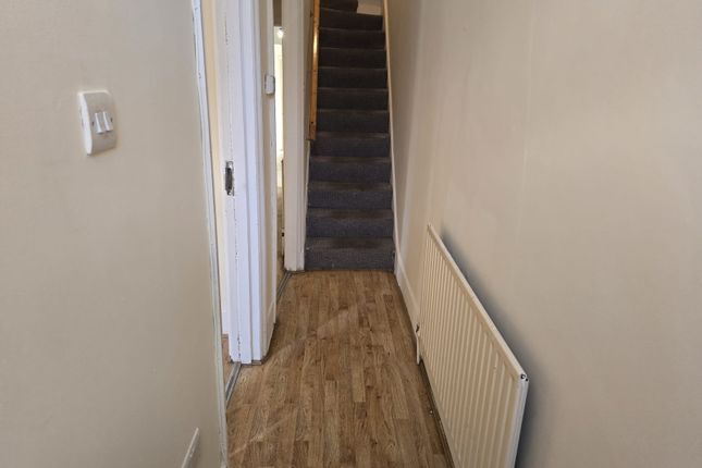 Terraced house to rent in Belgrave Road, London