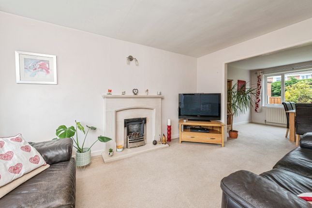 19, Furness Drive, Wrenthorpe, Wakefield photo 3