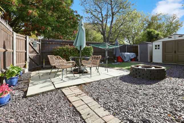 16, Filmer Close, Gosport photo 4