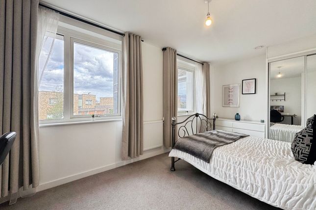 Flat 2, Callow House, London photo 3