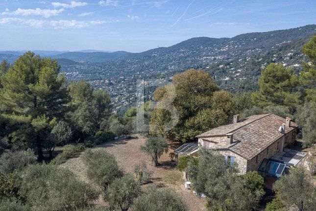 Detached house for sale in Grasse, 06130, France