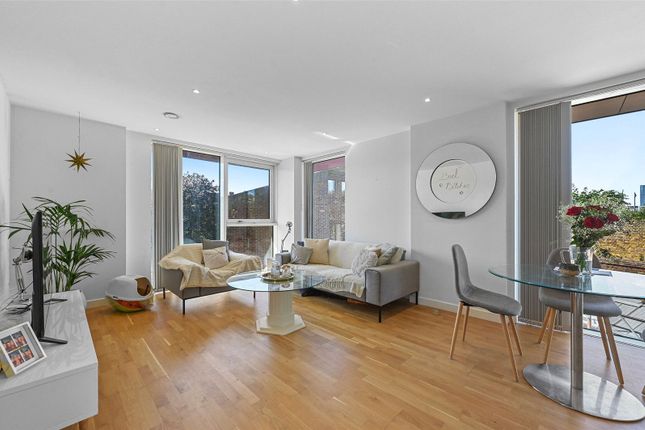 Flat for sale in Station House, 6 Carriage Way, London