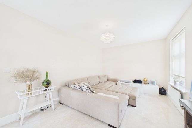 Thackeray Drive, Warfield photo 5