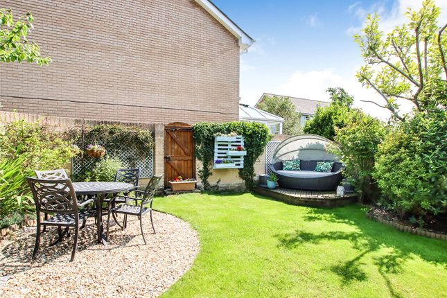 15, Grafton Gardens, Lymington photo 4