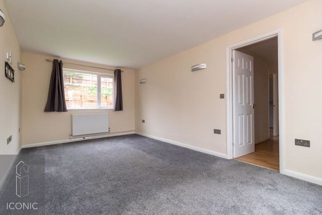 5, Honey Close, Norwich photo 4