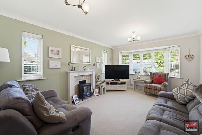 32, Aspen Gardens, Ashford photo 2