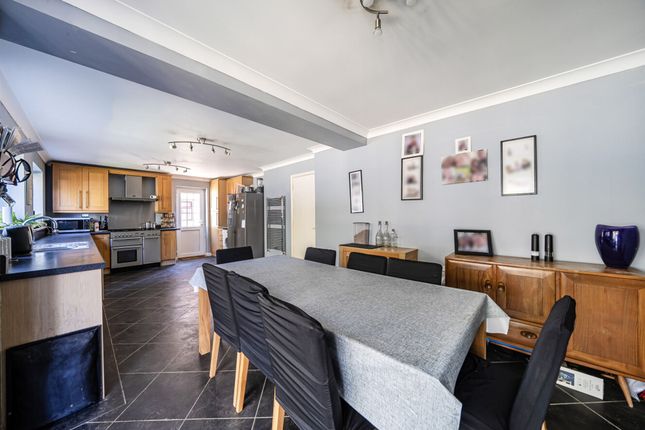 12 Silver Birch Drive, Bognor Regis photo 4