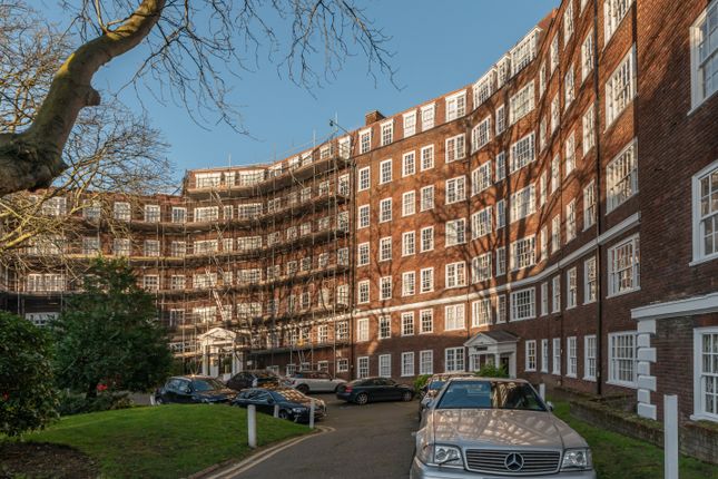 Flat to rent in Eton College Road, London