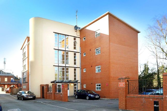 Thumbnail Flat for sale in Callingham Court, Post Office Lane, Beaconsfield
