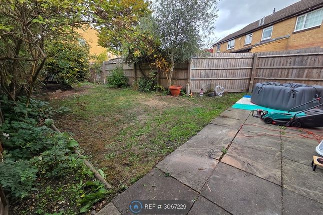 Roman Gardens, Kings Langley photo 3