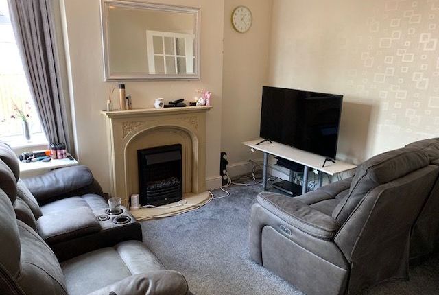 Heathview, 5 Seal Wood Lane, Swadlincote photo 2