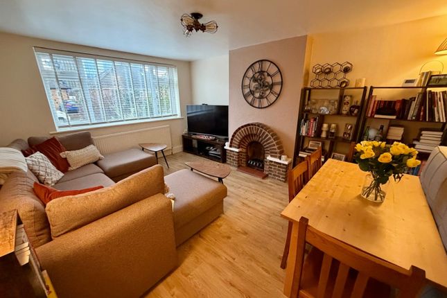 8, Woodhaw, Egham photo 2