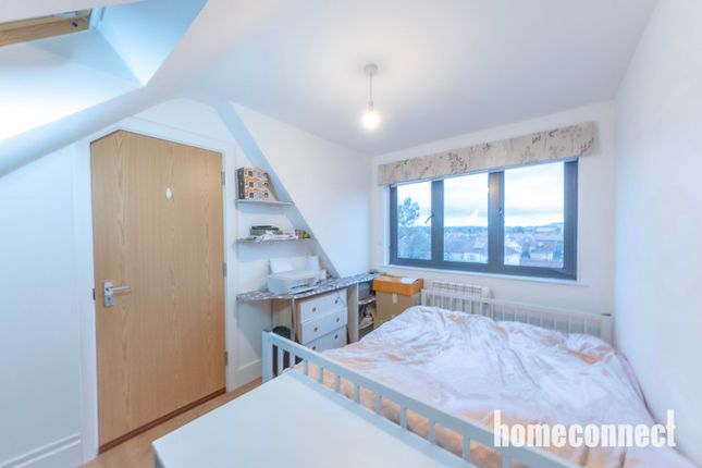 Flat 4, 61-63 High Street, Ilford photo 3