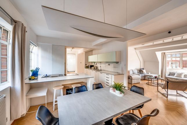 Flat 42, Knightsbridge Court, London photo 4