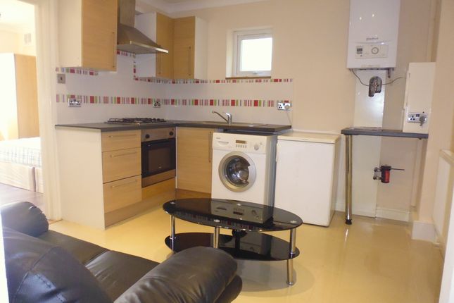 Flat to rent in Bushey Down, Balham, Tooting Bec, Claplam, Streatham Hill
