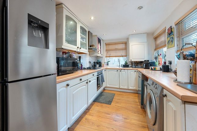 22, Brandon Road, Sutton photo 4