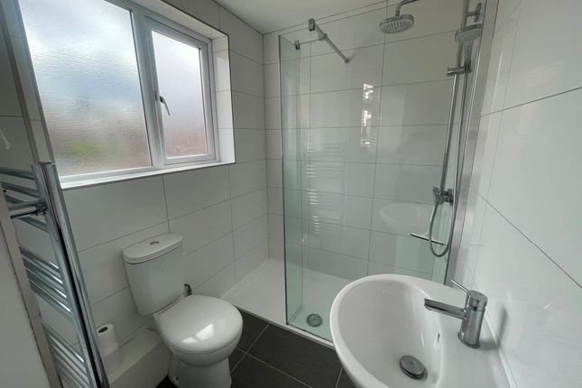 14 Park Crescent East, North Shields photo 4