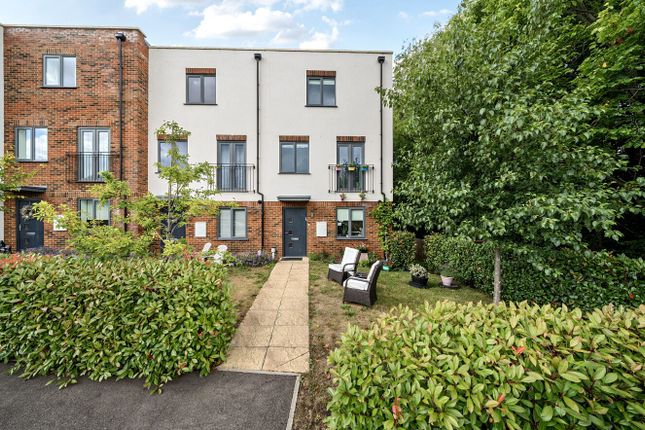 8, Leaside Close, welwyn gaden city photo 2
