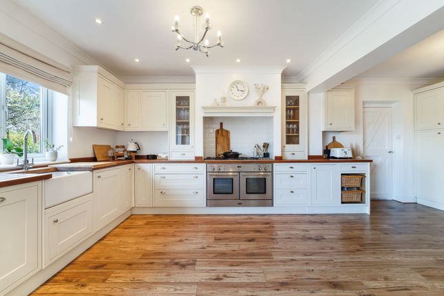 47 Shawley Way, Epsom photo 3