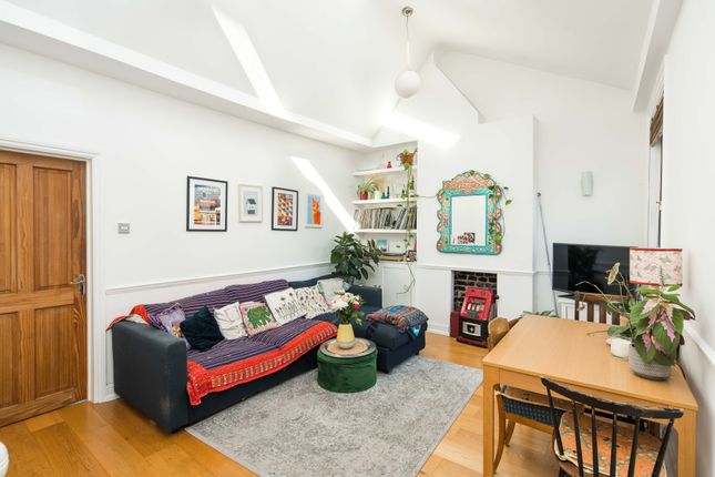 Flat for sale in Bavent Road, London