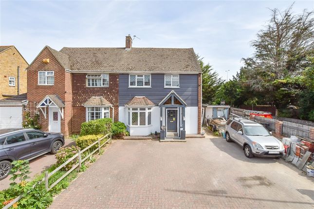 3-bed house on The Avenue Greenacres, Aylesford, £264,500