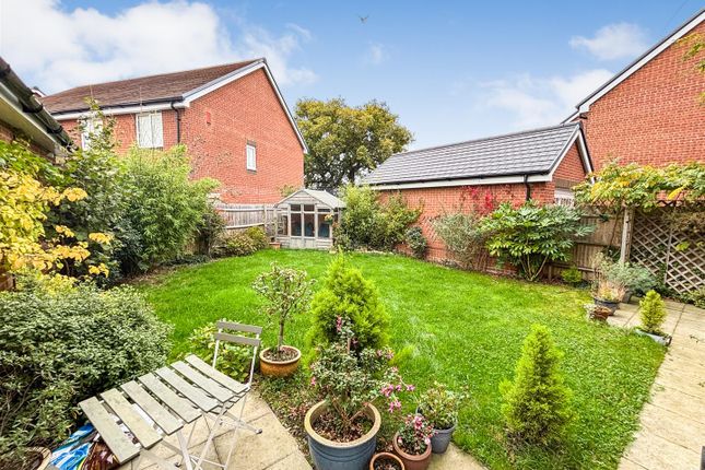 13, Coronation Way, Wimborne photo 2