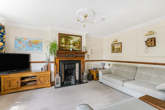 24, Oakley Road, Harpenden photo 4