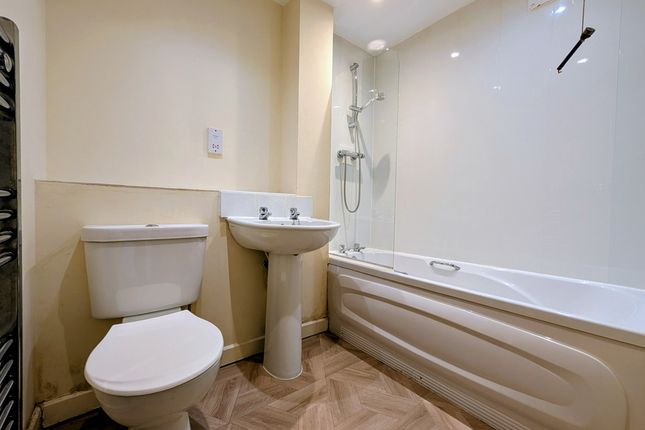 Flat 10 The Point, 100, Cheapside, Birmingham photo 5