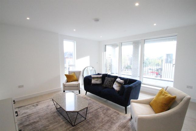 Thumbnail Flat to rent in The Avenue, London