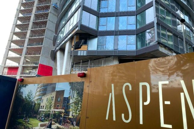 Thumbnail Flat for sale in Aspen, Canary Wharf